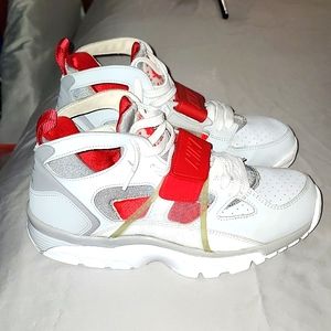 Nike air Haurache basketball shoes size 9 mens